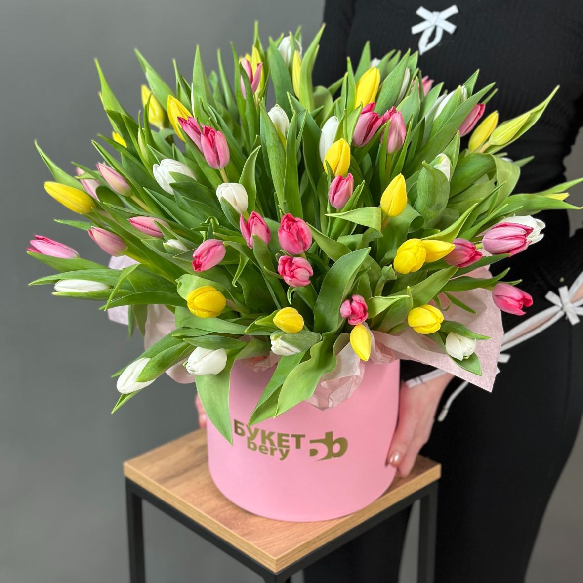 Композиция с тюльпанами микс